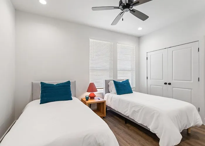 New Acadian House King Bed Cajun Luxury Nespresso Lafayette